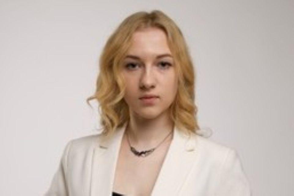Headshot of Mariia Maksymenko looking at the camera