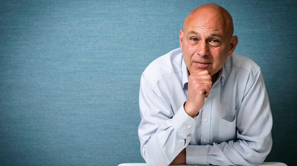 Portrait photo of Saul Lehrfreund