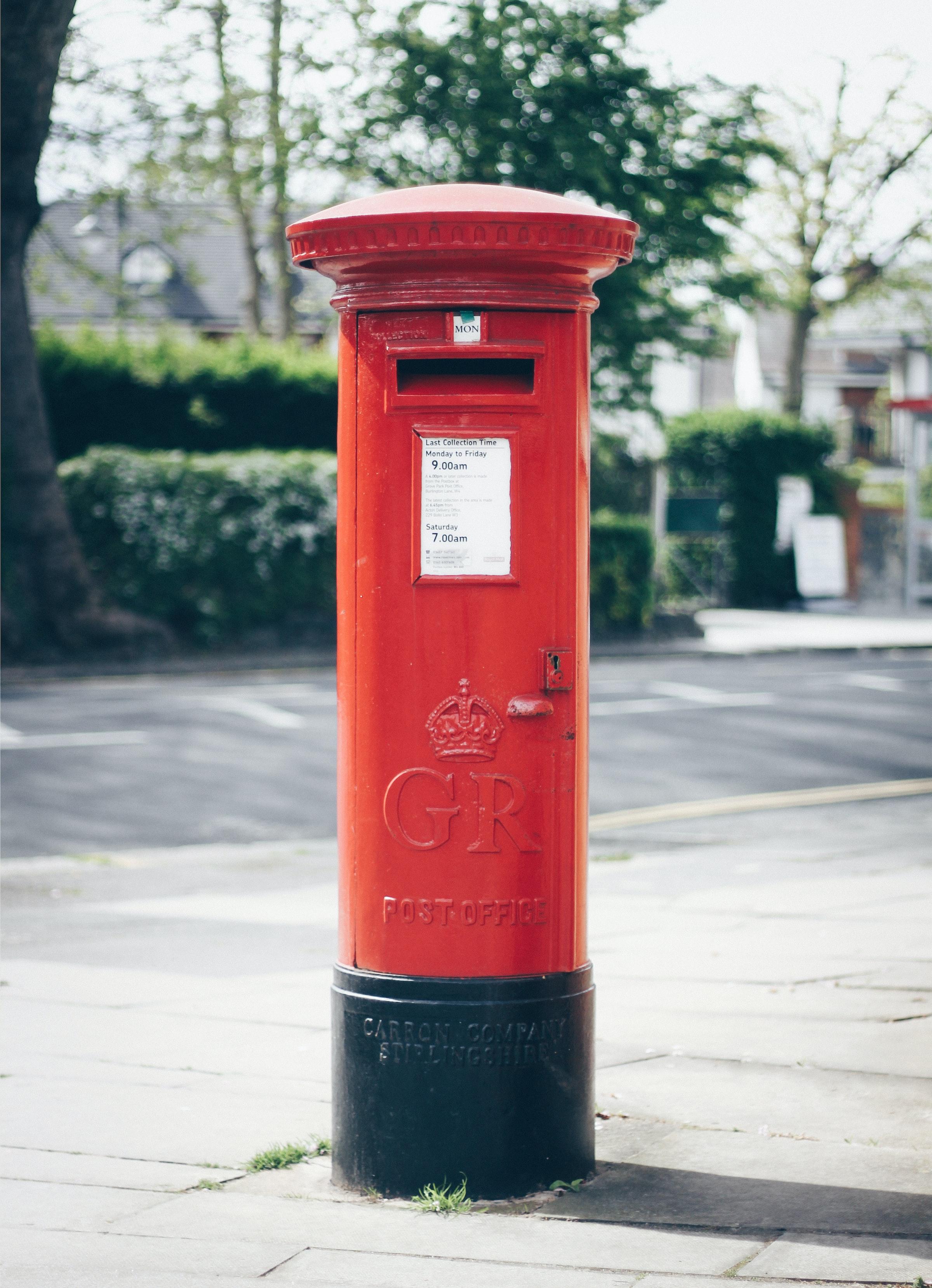 A red UK post box