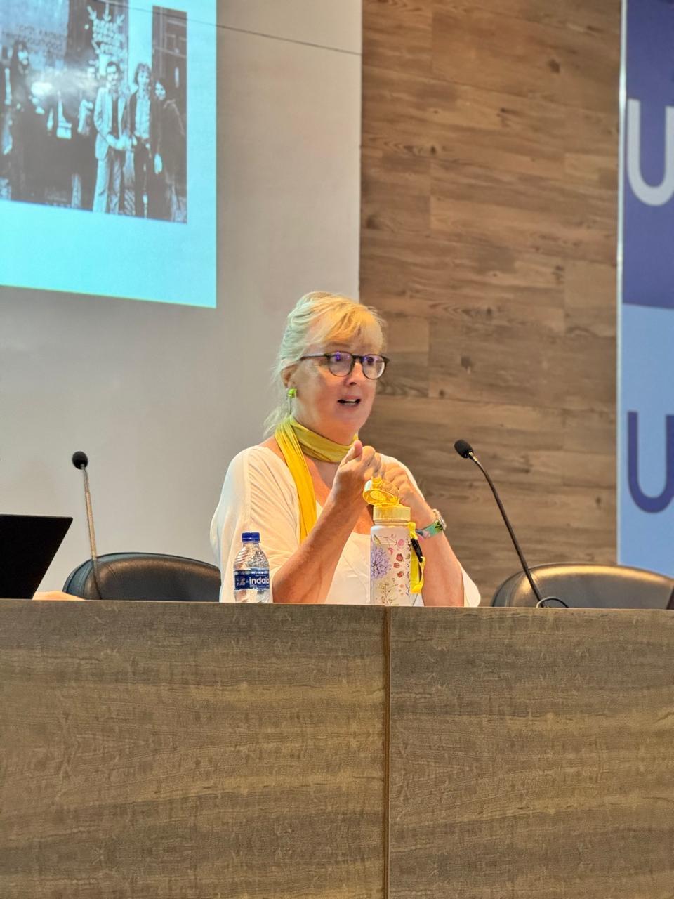 Prof Linda giving lecture