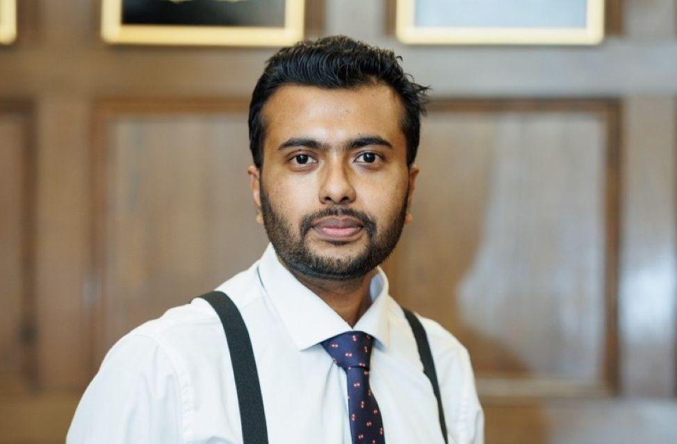 Head shot of Arifur Rahman looking at the camera