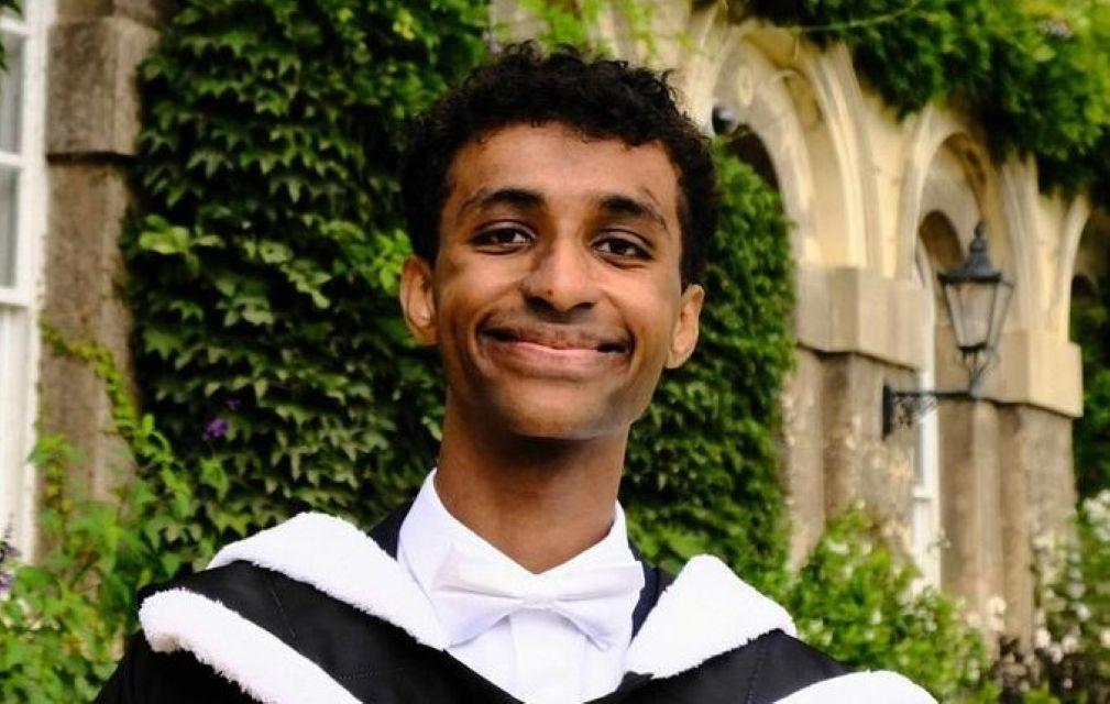 Headshot of Moayad Karar looking at camera