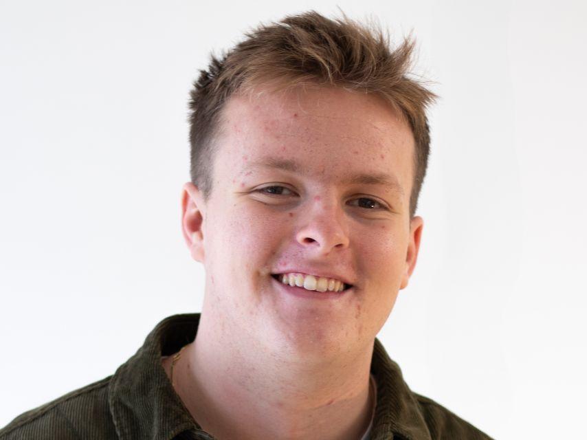 Headshot of Peter facing front to the camera 